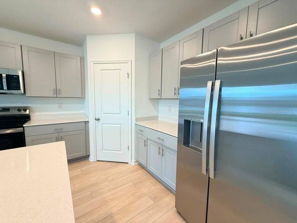 В аренду: $2,700 (5 спален, 3 ванн, 2287 Квадратных фут)