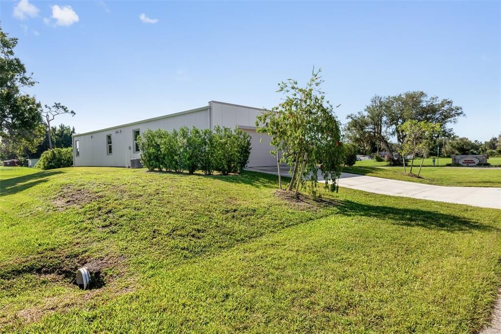 For Sale: $279,900 (2 beds, 2 baths, 1344 Square Feet)