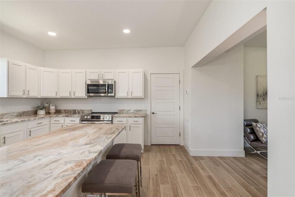 For Sale: $279,900 (2 beds, 2 baths, 1344 Square Feet)