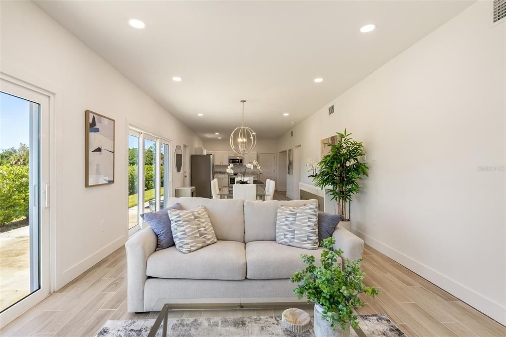 For Sale: $279,900 (2 beds, 2 baths, 1344 Square Feet)