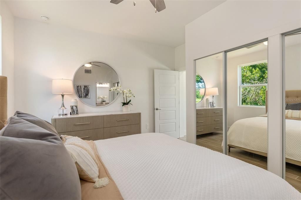 For Sale: $279,900 (2 beds, 2 baths, 1344 Square Feet)