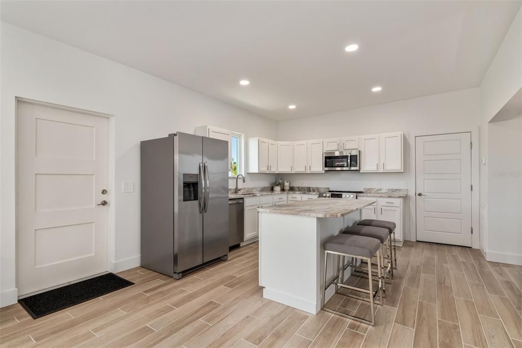 For Sale: $279,900 (2 beds, 2 baths, 1344 Square Feet)