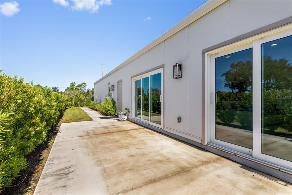 For Sale: $279,900 (2 beds, 2 baths, 1344 Square Feet)