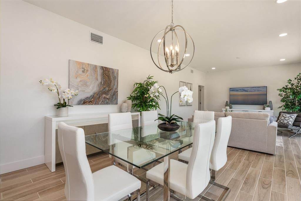 For Sale: $279,900 (2 beds, 2 baths, 1344 Square Feet)