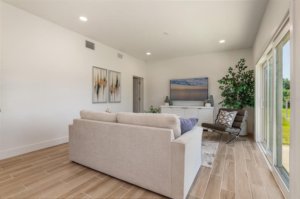 For Sale: $279,900 (2 beds, 2 baths, 1344 Square Feet)