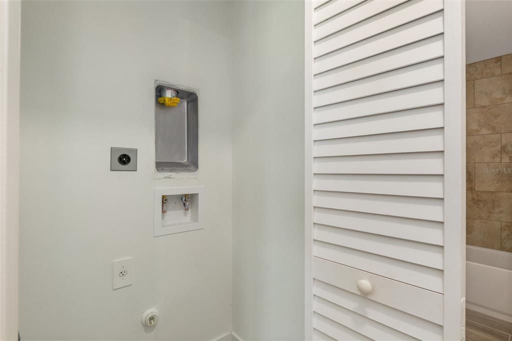 For Sale: $279,900 (2 beds, 2 baths, 1344 Square Feet)