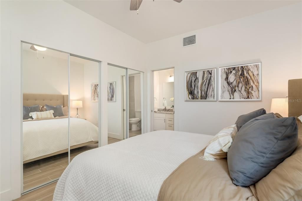 For Sale: $279,900 (2 beds, 2 baths, 1344 Square Feet)