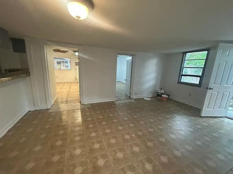 For Sale: $280,000 (3 beds, 2 baths, 1497 Square Feet)