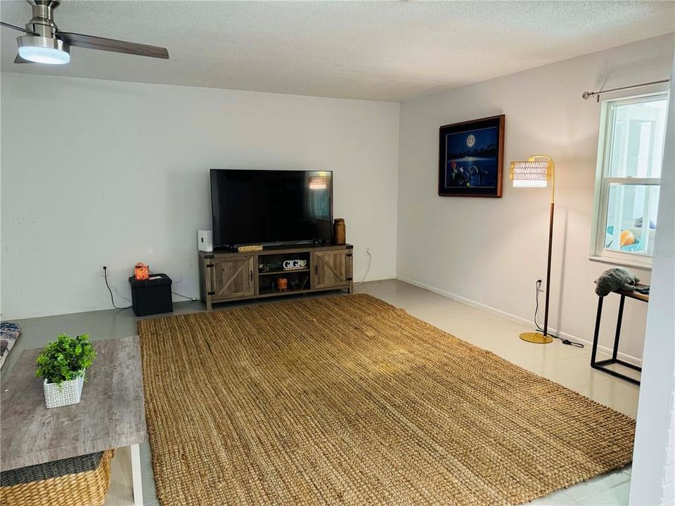 For Sale: $319,000 (2 beds, 2 baths, 1593 Square Feet)