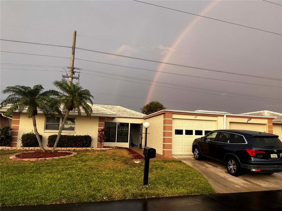 For Sale: $319,000 (2 beds, 2 baths, 1593 Square Feet)