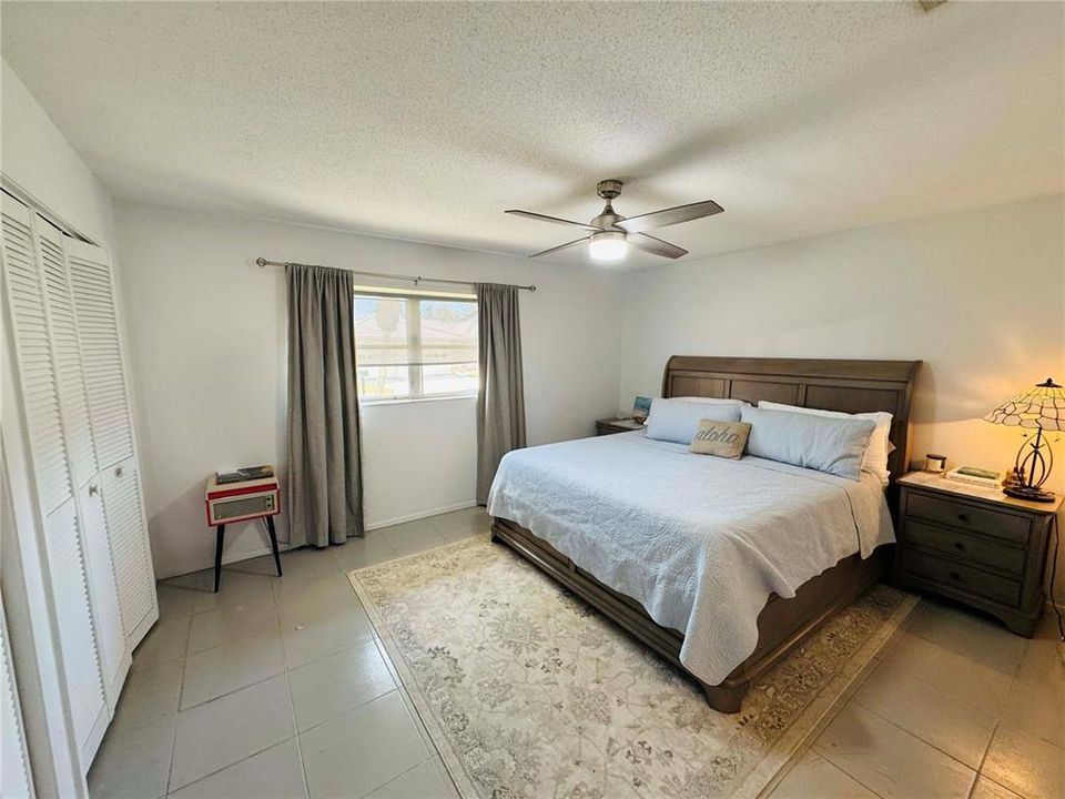 For Sale: $319,000 (2 beds, 2 baths, 1593 Square Feet)