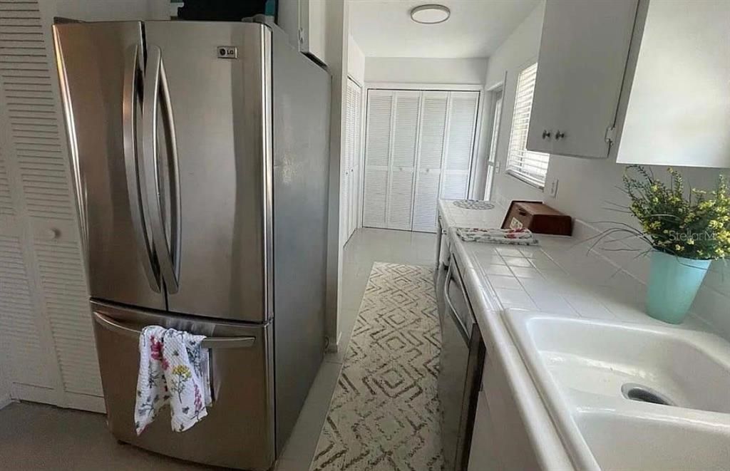 For Sale: $319,000 (2 beds, 2 baths, 1593 Square Feet)