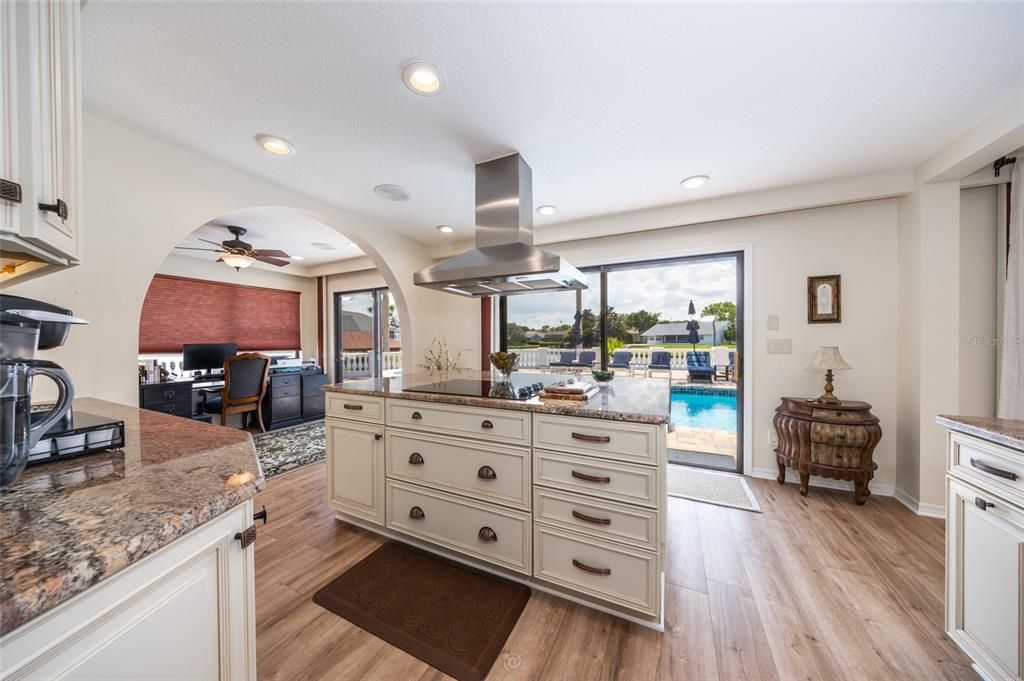 For Sale: $1,050,000 (3 beds, 2 baths, 2484 Square Feet)