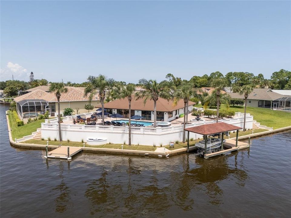 For Sale: $1,050,000 (3 beds, 2 baths, 2484 Square Feet)