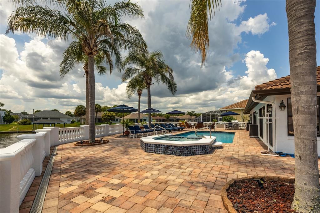 For Sale: $1,050,000 (3 beds, 2 baths, 2484 Square Feet)