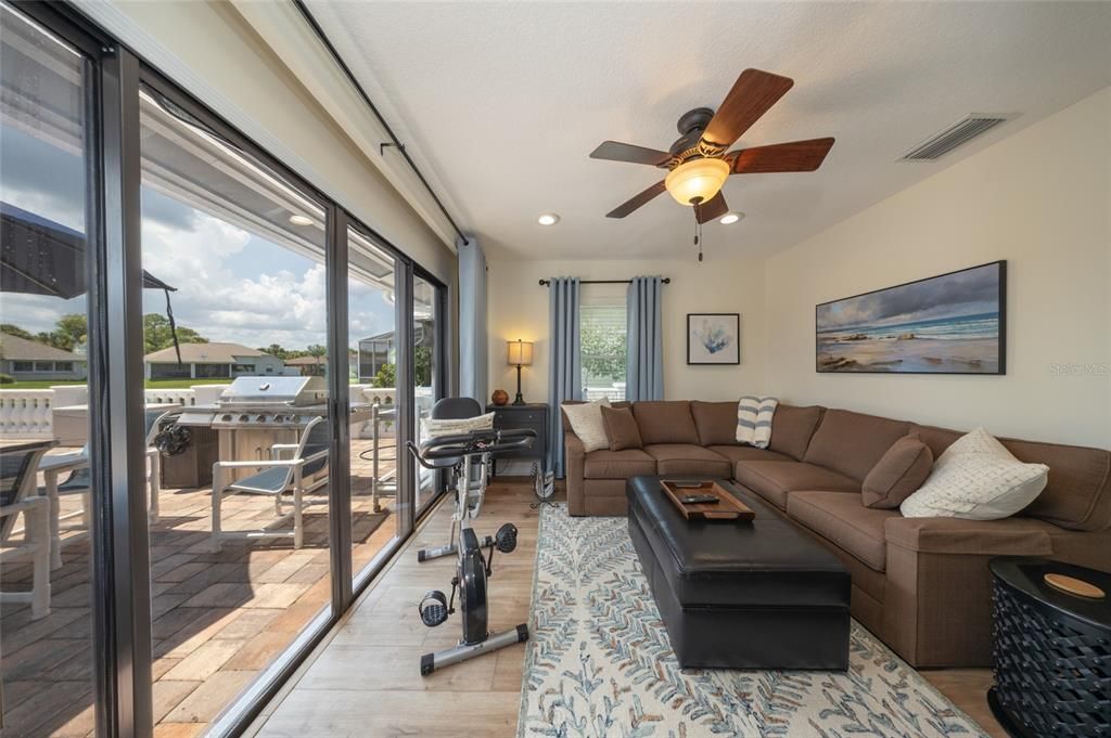 For Sale: $1,050,000 (3 beds, 2 baths, 2484 Square Feet)