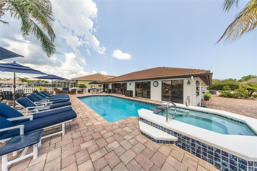 For Sale: $1,050,000 (3 beds, 2 baths, 2484 Square Feet)