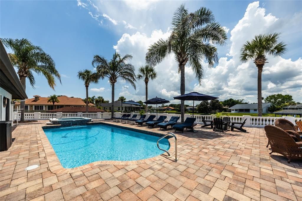 For Sale: $1,050,000 (3 beds, 2 baths, 2484 Square Feet)