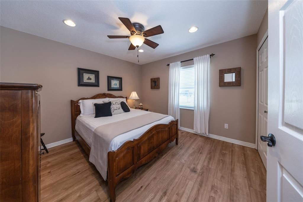 For Sale: $1,050,000 (3 beds, 2 baths, 2484 Square Feet)