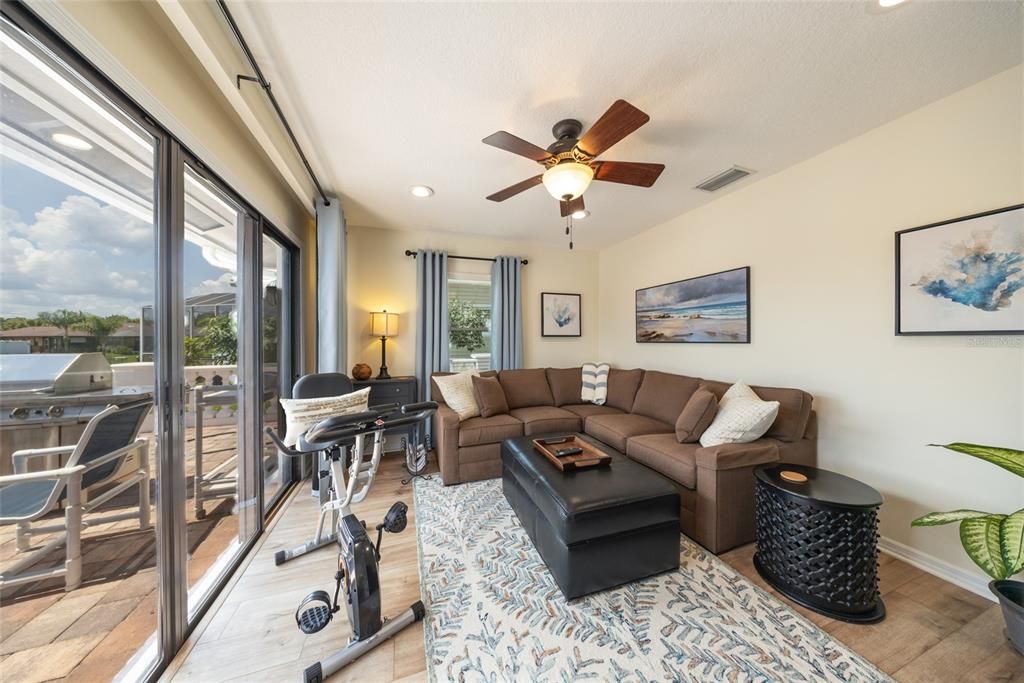 For Sale: $1,050,000 (3 beds, 2 baths, 2484 Square Feet)