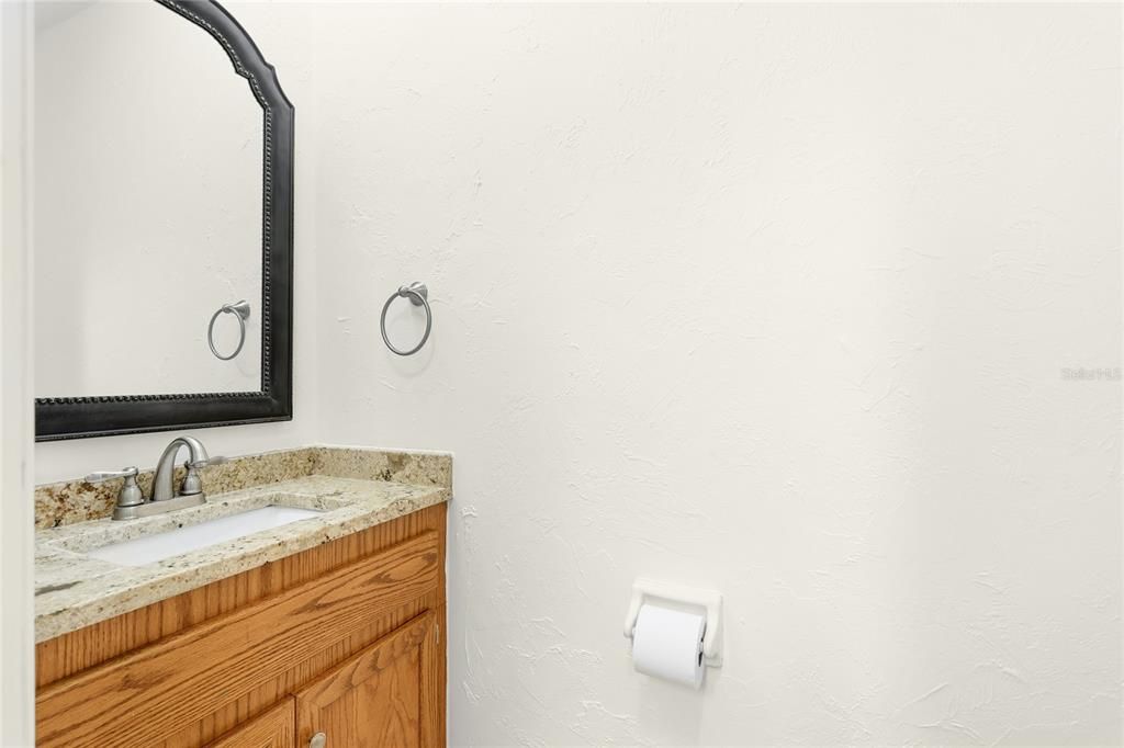 For Sale: $145,000 (2 beds, 2 baths, 1104 Square Feet)