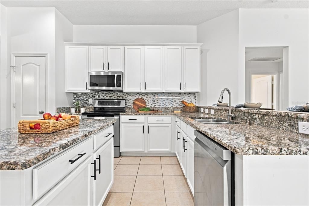 For Sale: $600,000 (4 beds, 3 baths, 2788 Square Feet)