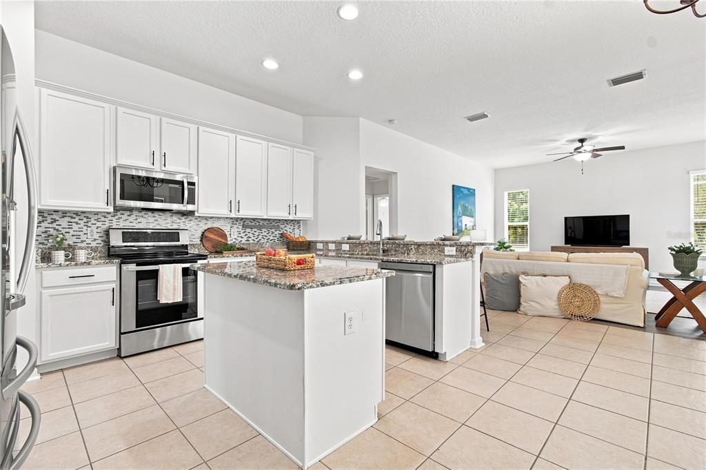 For Sale: $600,000 (4 beds, 3 baths, 2788 Square Feet)