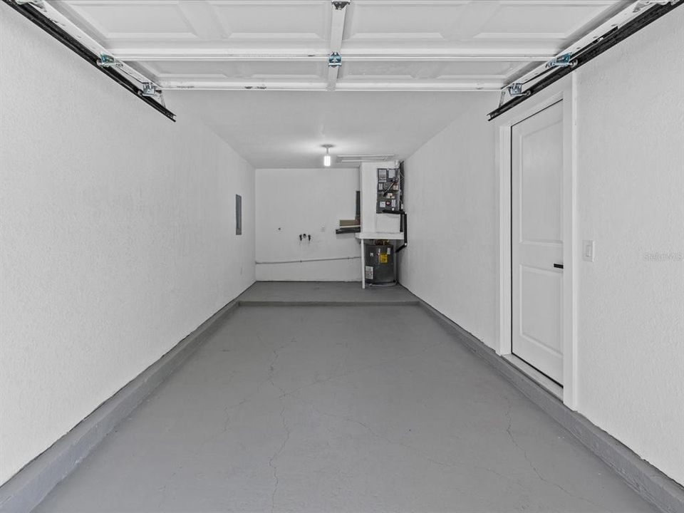 For Sale: $385,000 (3 beds, 2 baths, 1035 Square Feet)