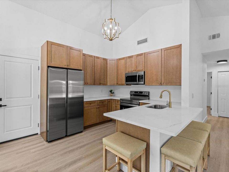 For Sale: $385,000 (3 beds, 2 baths, 1035 Square Feet)