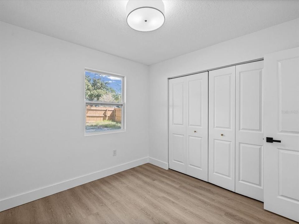 For Sale: $385,000 (3 beds, 2 baths, 1035 Square Feet)