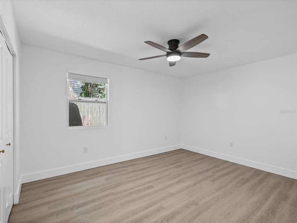 For Sale: $385,000 (3 beds, 2 baths, 1035 Square Feet)