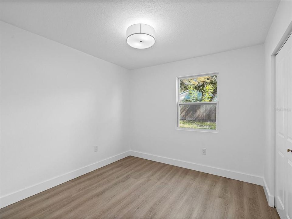 For Sale: $385,000 (3 beds, 2 baths, 1035 Square Feet)
