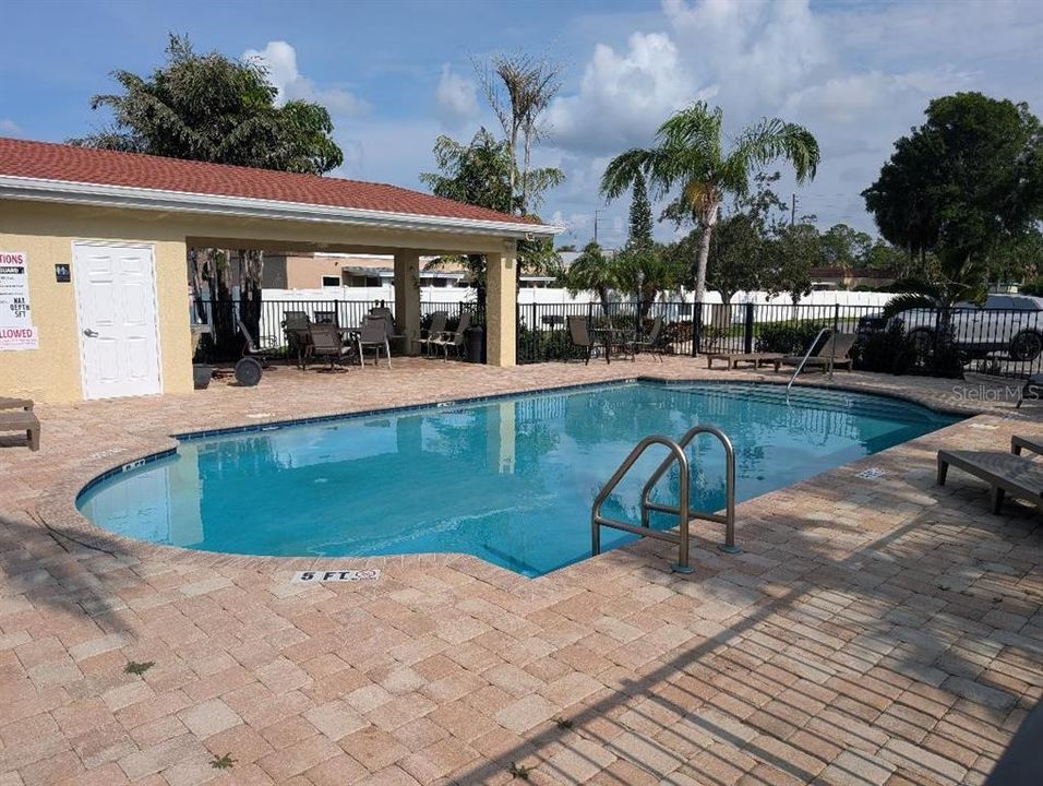 For Rent: $1,600 (3 beds, 2 baths, 1228 Square Feet)