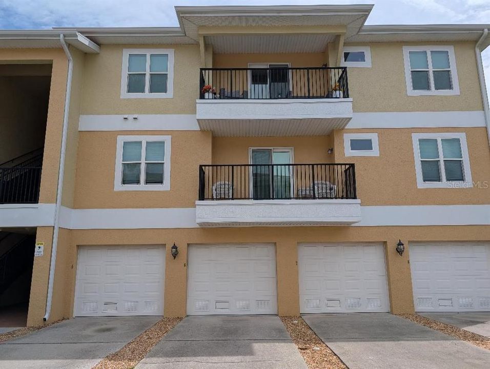 For Rent: $1,600 (3 beds, 2 baths, 1228 Square Feet)