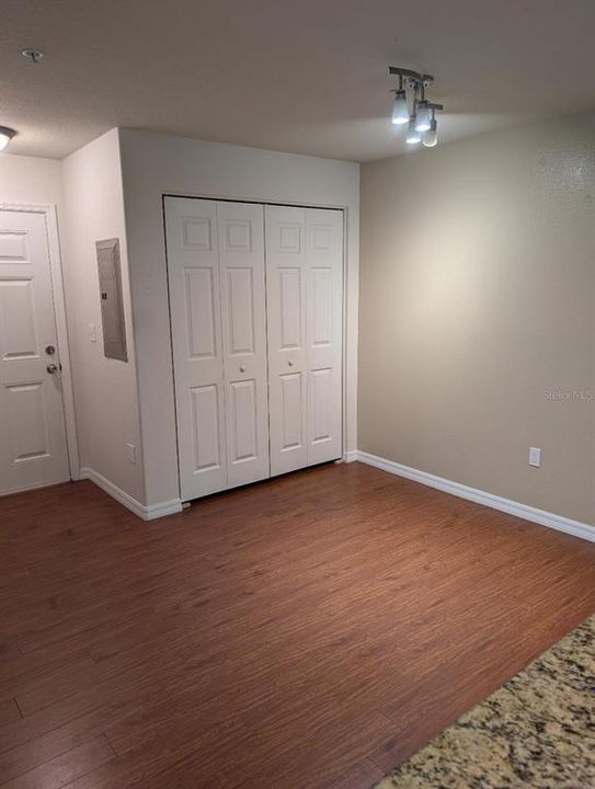 For Rent: $1,600 (3 beds, 2 baths, 1228 Square Feet)
