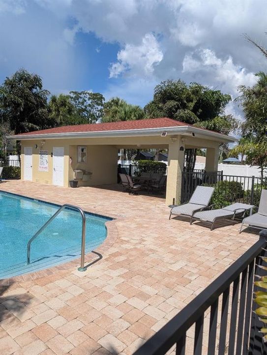 For Rent: $1,600 (3 beds, 2 baths, 1228 Square Feet)