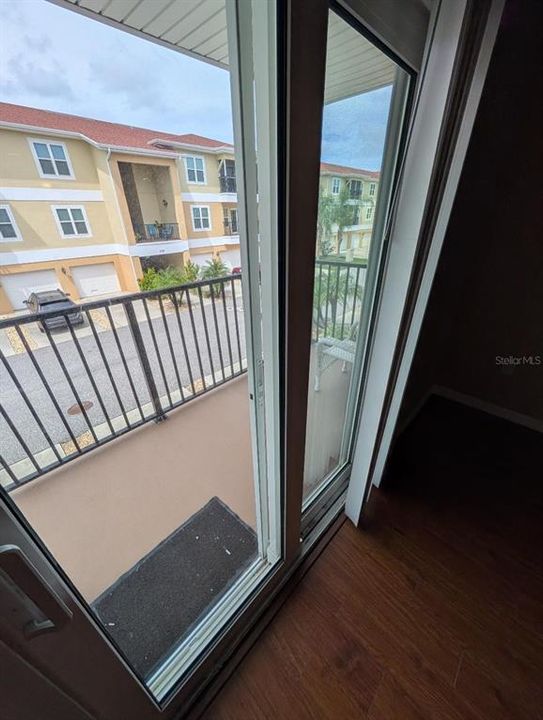 For Rent: $1,600 (3 beds, 2 baths, 1228 Square Feet)