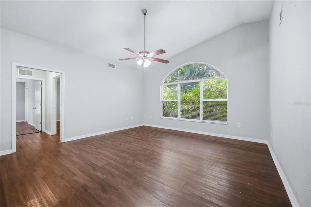 For Sale: $475,000 (3 beds, 2 baths, 2112 Square Feet)