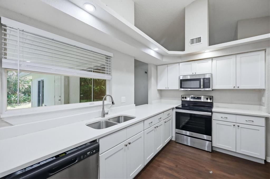 For Sale: $475,000 (3 beds, 2 baths, 2112 Square Feet)