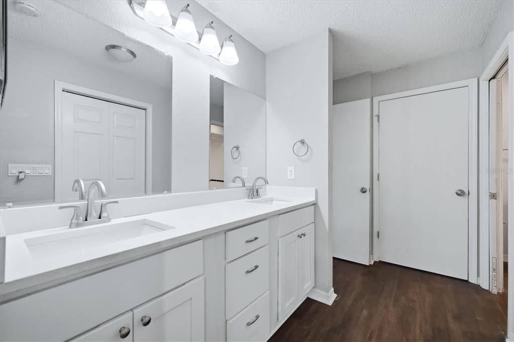 For Sale: $475,000 (3 beds, 2 baths, 2112 Square Feet)