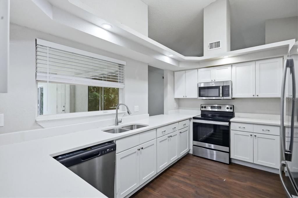 For Sale: $475,000 (3 beds, 2 baths, 2112 Square Feet)