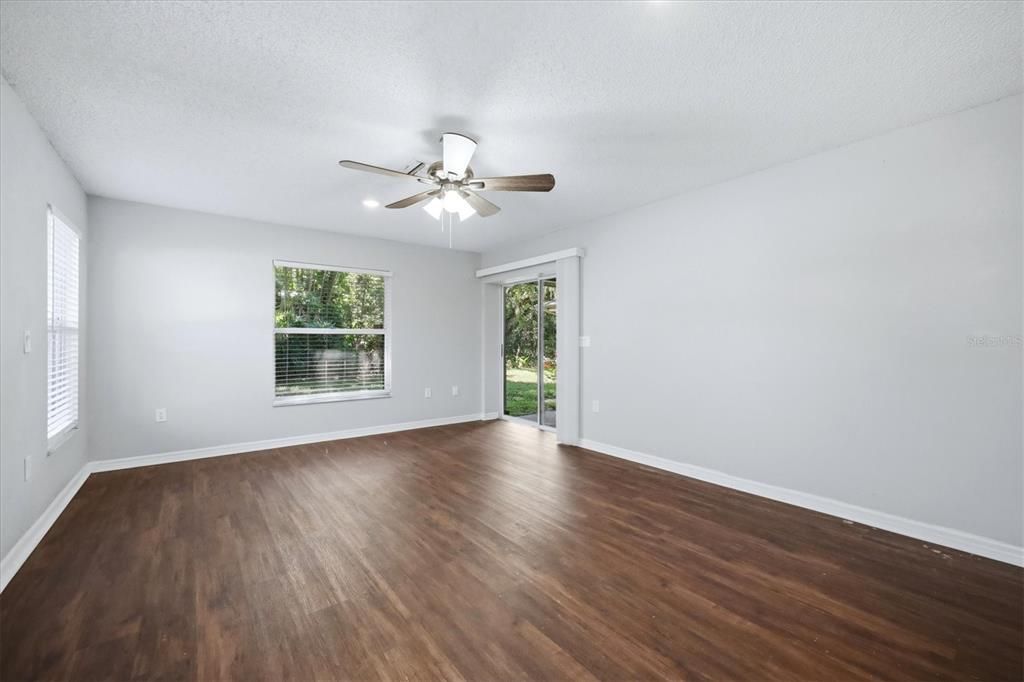 For Sale: $475,000 (3 beds, 2 baths, 2112 Square Feet)