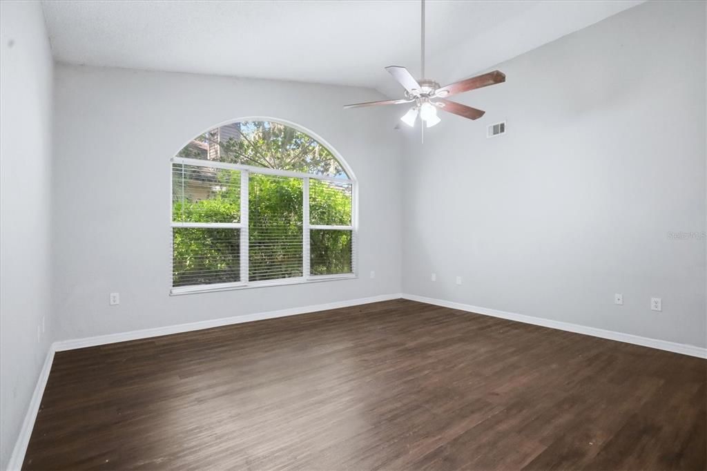 For Sale: $475,000 (3 beds, 2 baths, 2112 Square Feet)