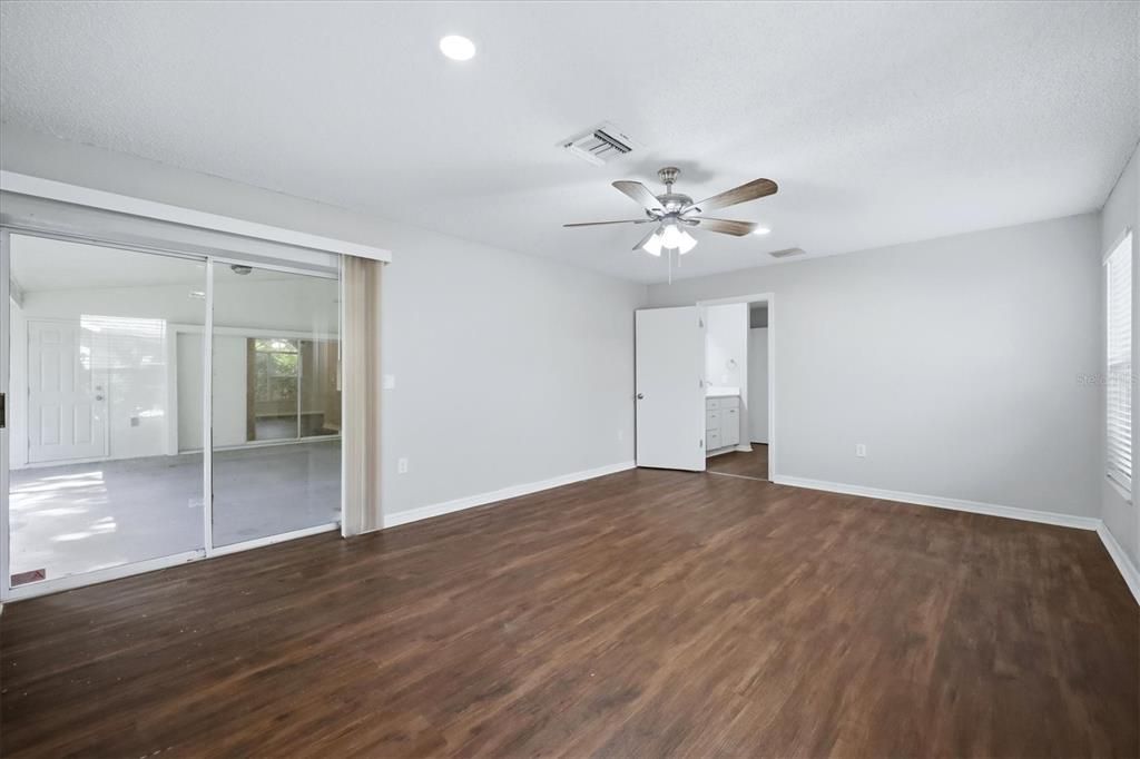For Sale: $475,000 (3 beds, 2 baths, 2112 Square Feet)