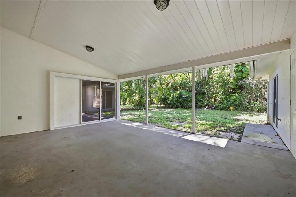 For Sale: $475,000 (3 beds, 2 baths, 2112 Square Feet)