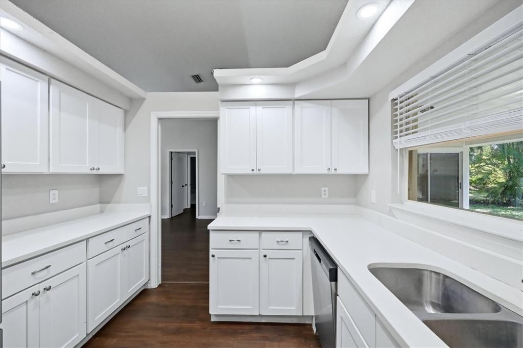 For Sale: $475,000 (3 beds, 2 baths, 2112 Square Feet)