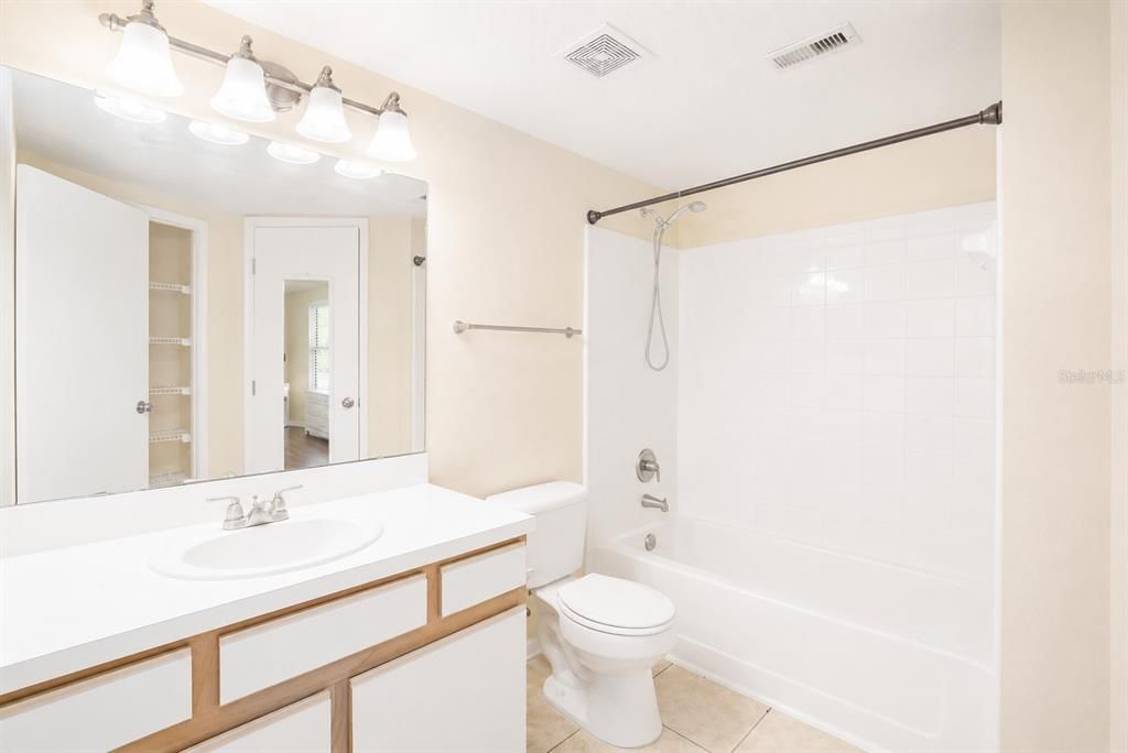 For Rent: $1,650 (2 beds, 2 baths, 1026 Square Feet)
