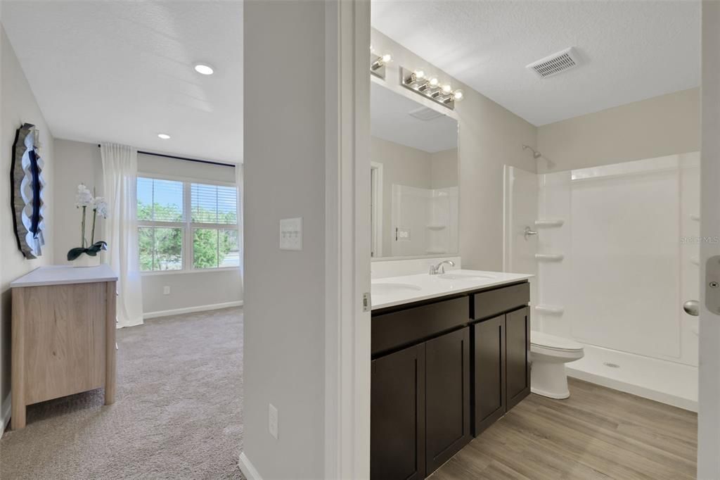 For Sale: $221,990 (3 beds, 2 baths, 1395 Square Feet)