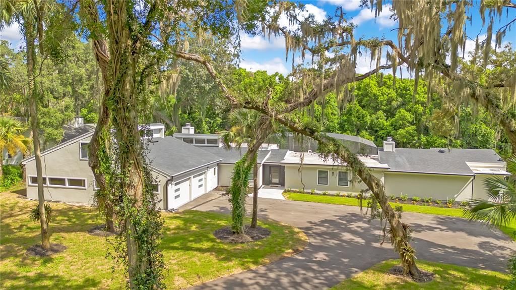 For Sale: $1,449,999 (6 beds, 5 baths, 4008 Square Feet)