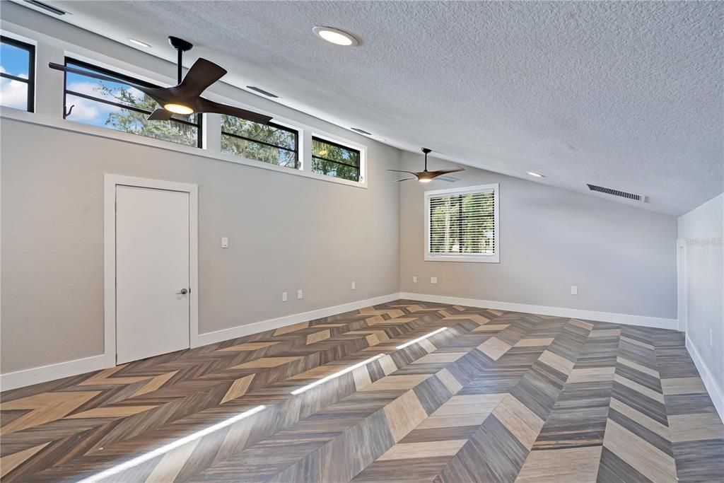 For Sale: $1,449,999 (6 beds, 5 baths, 4008 Square Feet)